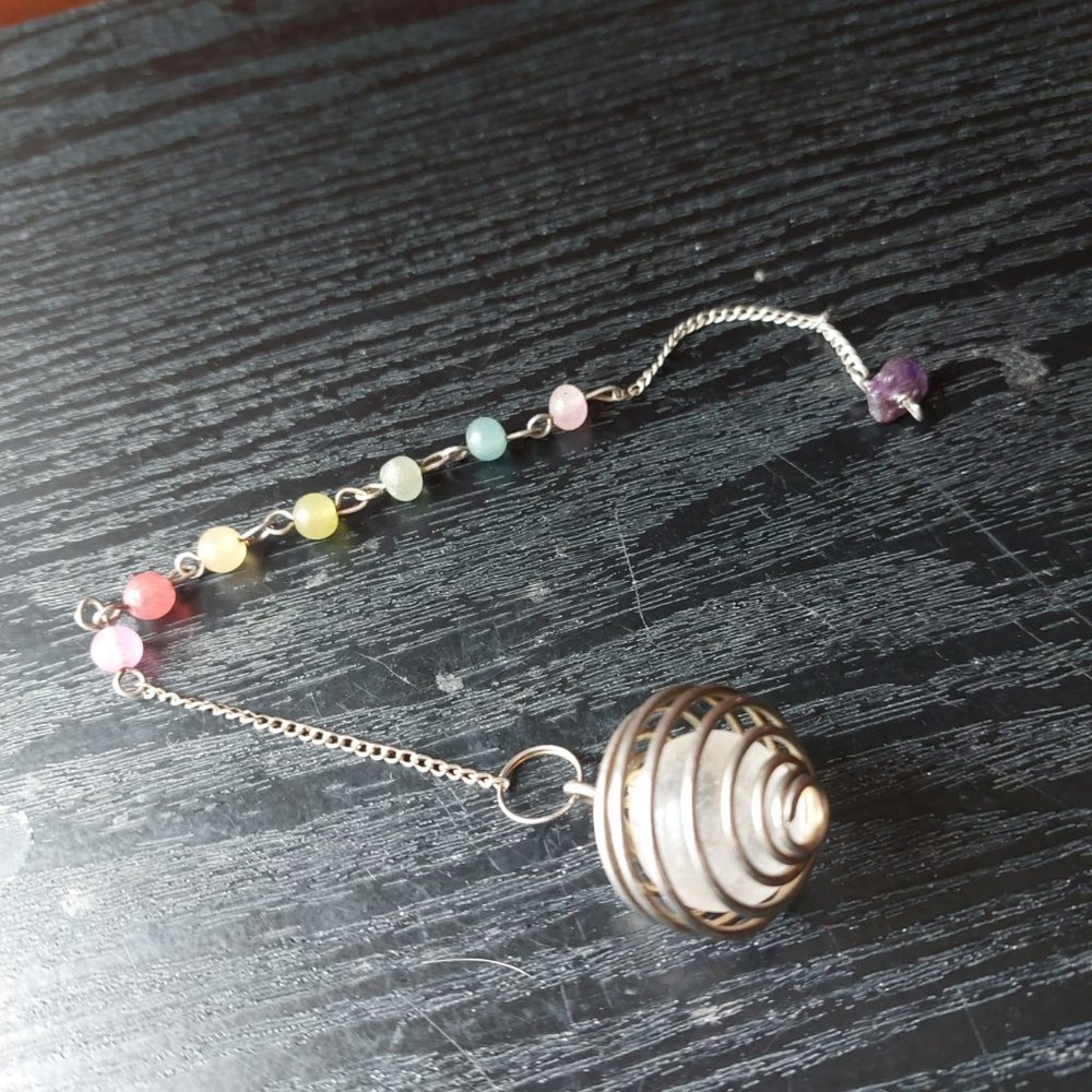 New Chakra pendulum - Picture 3 of 3